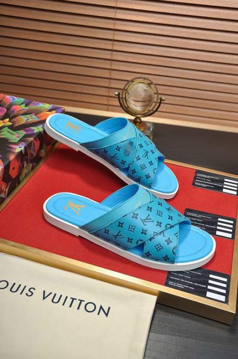 Picture of Louis Vuitton Slippers _SKULVsz38-45mnf06161260